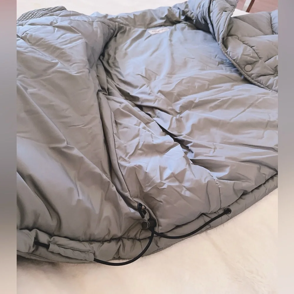 Authentic BALENCIAGA PUFFER JACKET - Picture 9 of 14